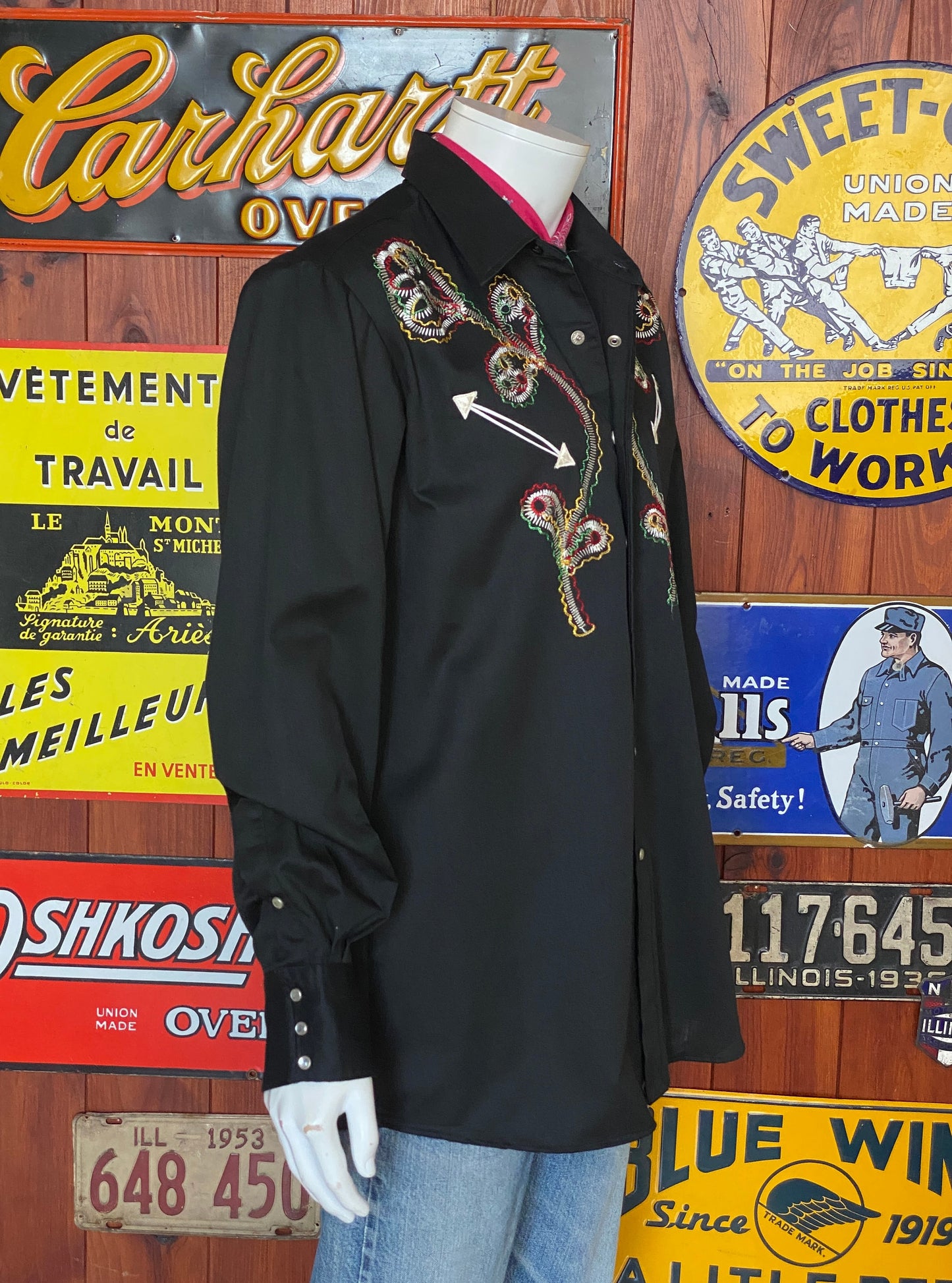Size XL. Vintage 70s embroidered Sears western shirt